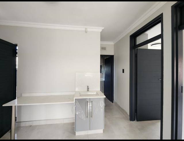 2 BEDROOM PROPERTY TO RENT IN OVERPORT